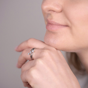 Золотое кольцо с бриллиантами (2к-276) фотография