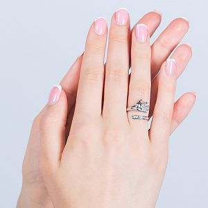 Золотое кольцо с бриллиантами (2б_к-125) картинка Золотое кольцо с бриллиантами (2б_к-125) фотография