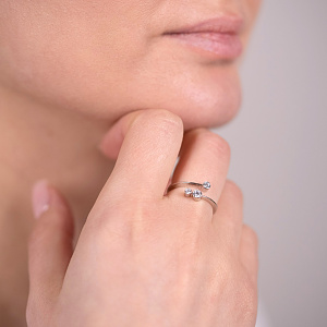 Золота каблучка з фіанітами (2б_к-222) фотографія