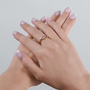 Золотое кольцо с бриллиантами (1к-270) фотография