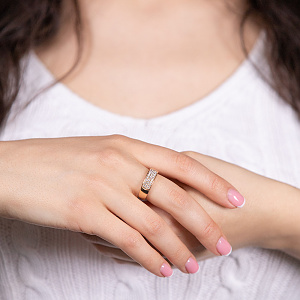 Золота каблучка з діамантами (1б_к-057) фотографія