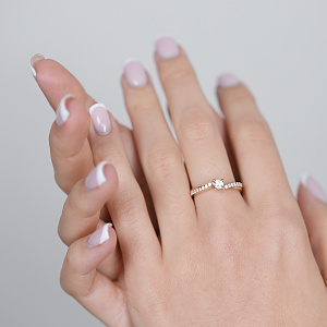 Золотое кольцо с фианитами (1б_к-205) фотография