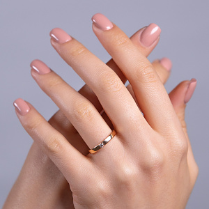 Золота обручка з фіанітом (1к-282) фотографія