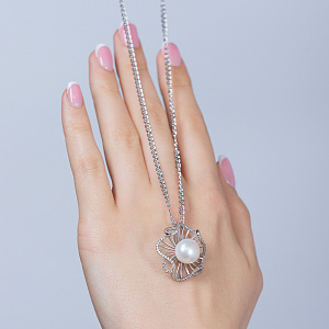 Золотой кулон с бриллиантами  и  жемчугом (2б_п-226) фотография