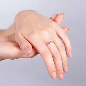 Золота каблучка з фіанітом (2б_к-053) фотографія