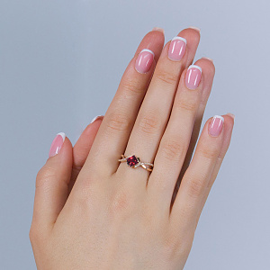 Золотое кольцо с гранатом  и  бриллиантами (1б_к-074) фотография