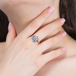 Золота каблучка з фіанітами (2б_к-218) картинка Золота каблучка з фіанітами (2б_к-218) фотографія