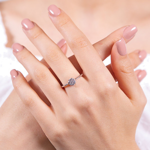 Золотое кольцо с фианитами (2б_к-055) фотография