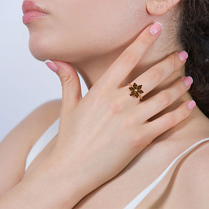 Золота каблучка з кварцами (1к-261) фотографія