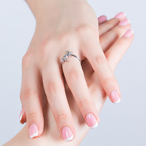 Золота каблучка з фіанітами  та  цирконіями (2б_к-238) фотографія