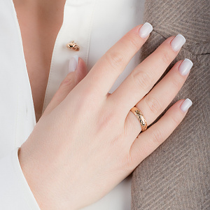 Золота обручка з діамантами (1б_к-301) фотографія