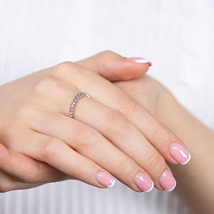 Золота каблучка з фіанітами (2б_к-228) фотографія