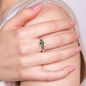 Золотое кольцо с бриллиантами  и  топазом (2б_к-070) фотография