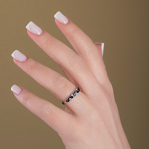 Золотое кольцо с бриллиантами  и  сапфирами (2б_к-123) фотография