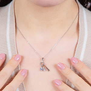 Золотой кулон с фианитами  и  цирконием куб. (2б_п-235) картинка Золотой кулон с фианитами  и  цирконием куб. (2б_п-235) фотография