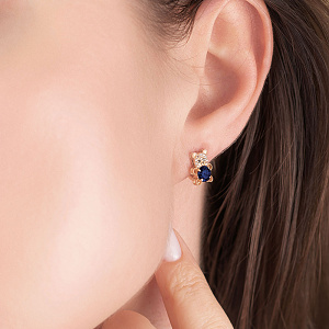 Золотые серьги с фианитами, циркониями  и  корундами синтетическими (1б_с-255) фотография